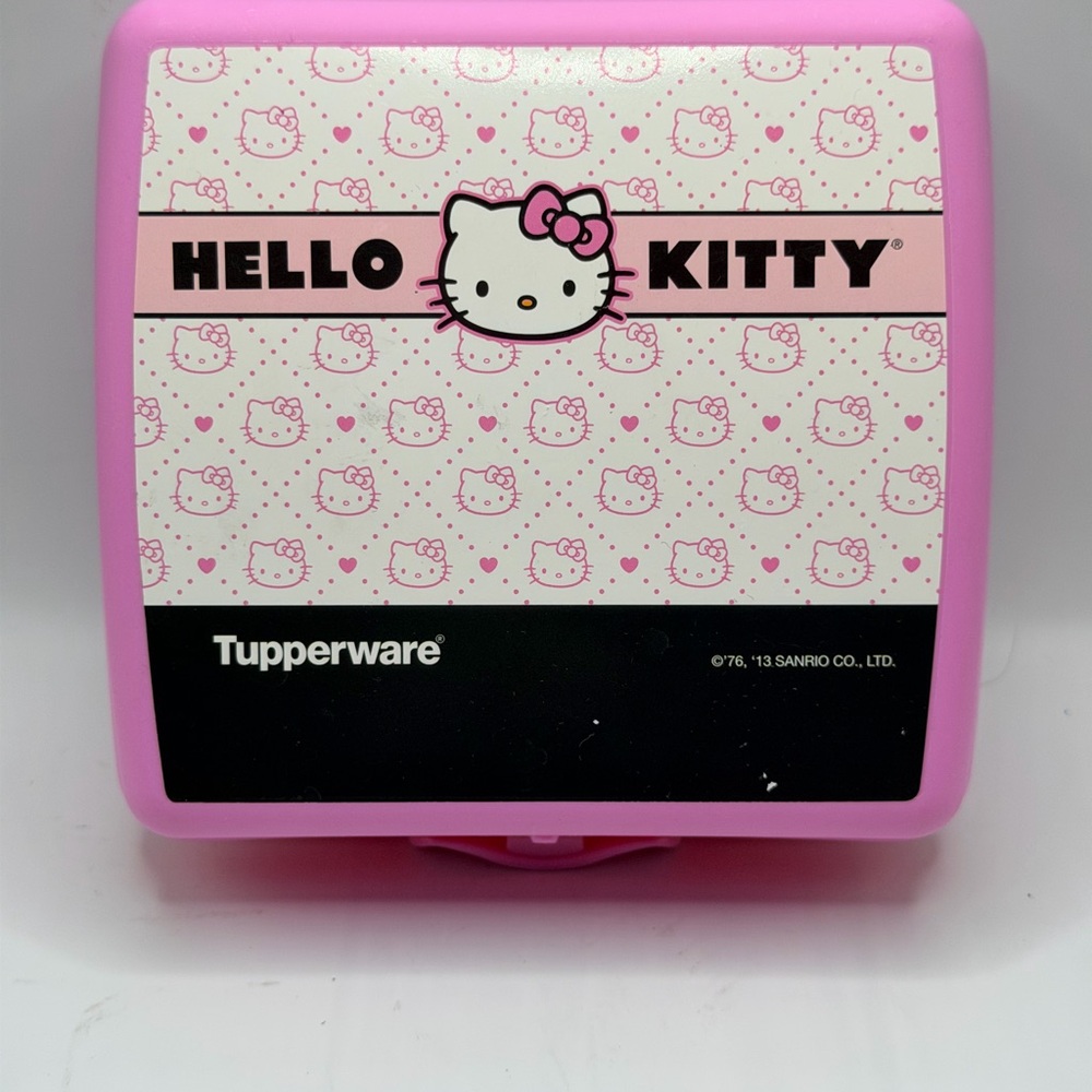 Tupperware Pink Hello Kitty Sandwich Box